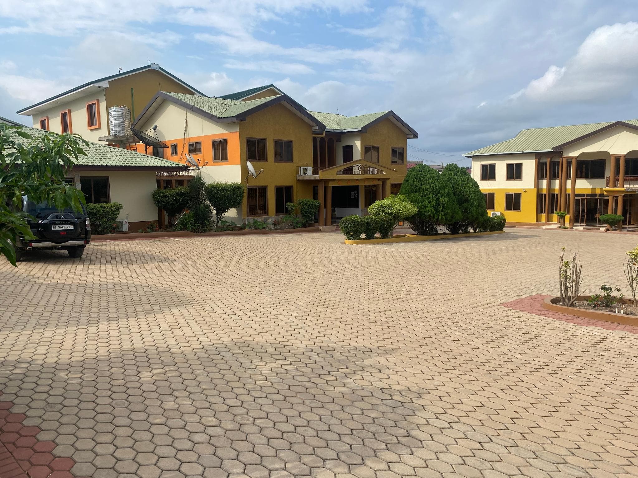 Excelsa Lodge Hotel