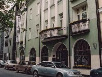 Barclay Hotel