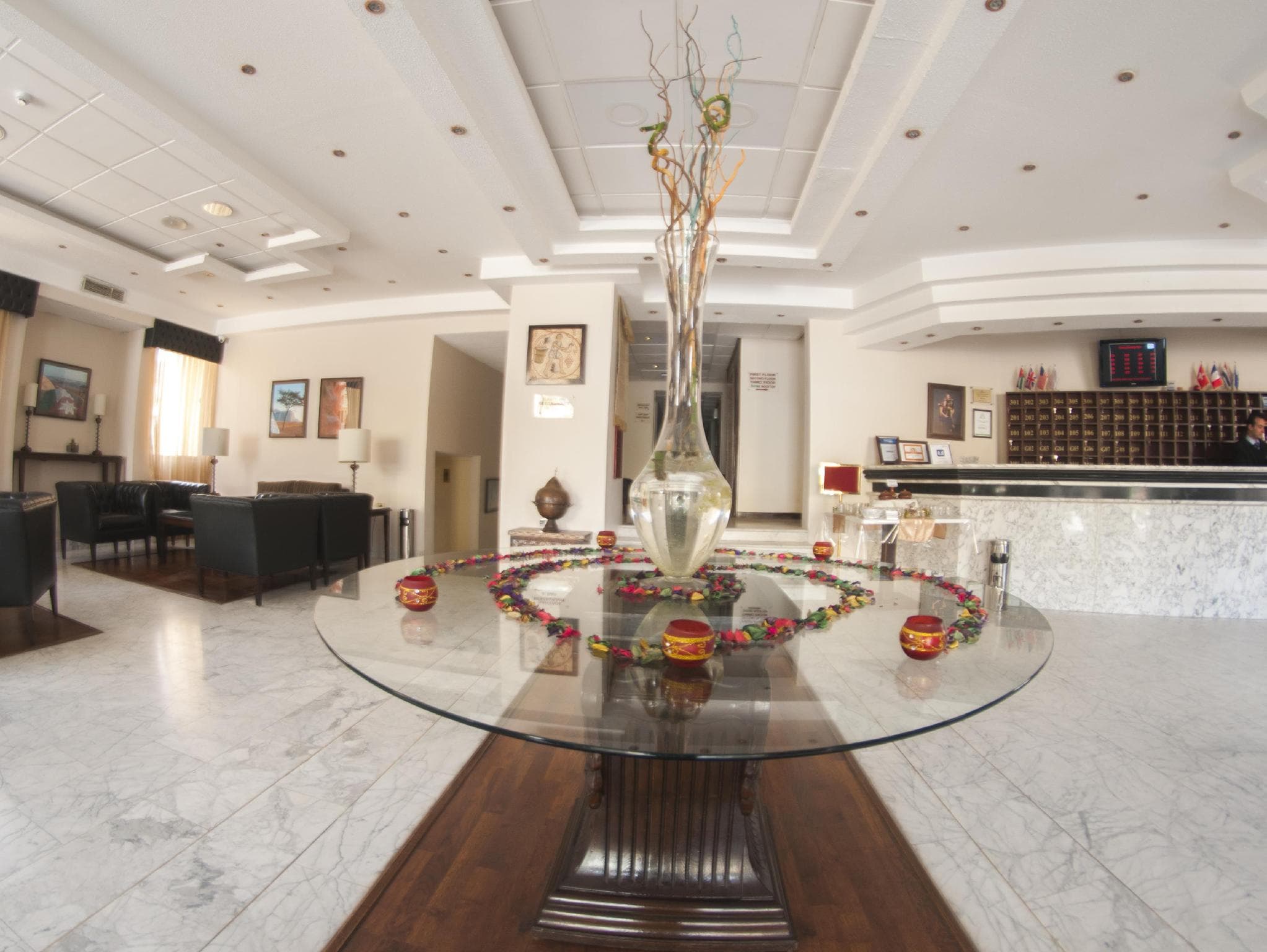 La Maison Hotel