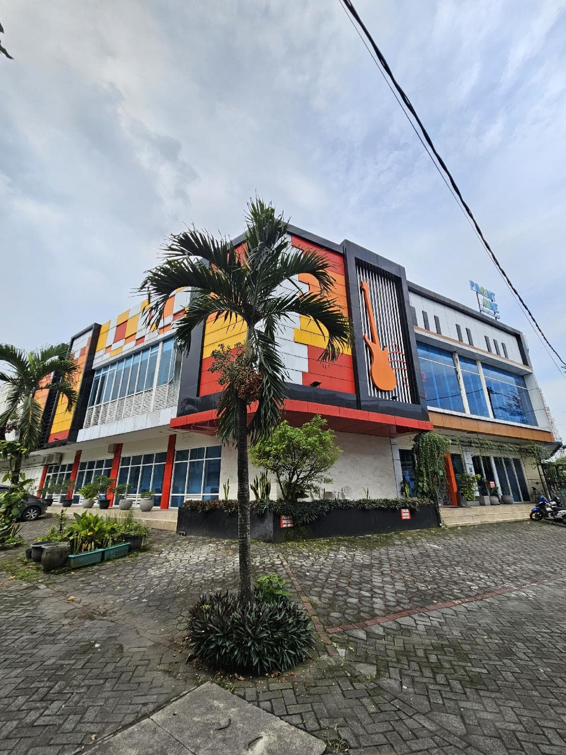 Front One Budget Muntilan