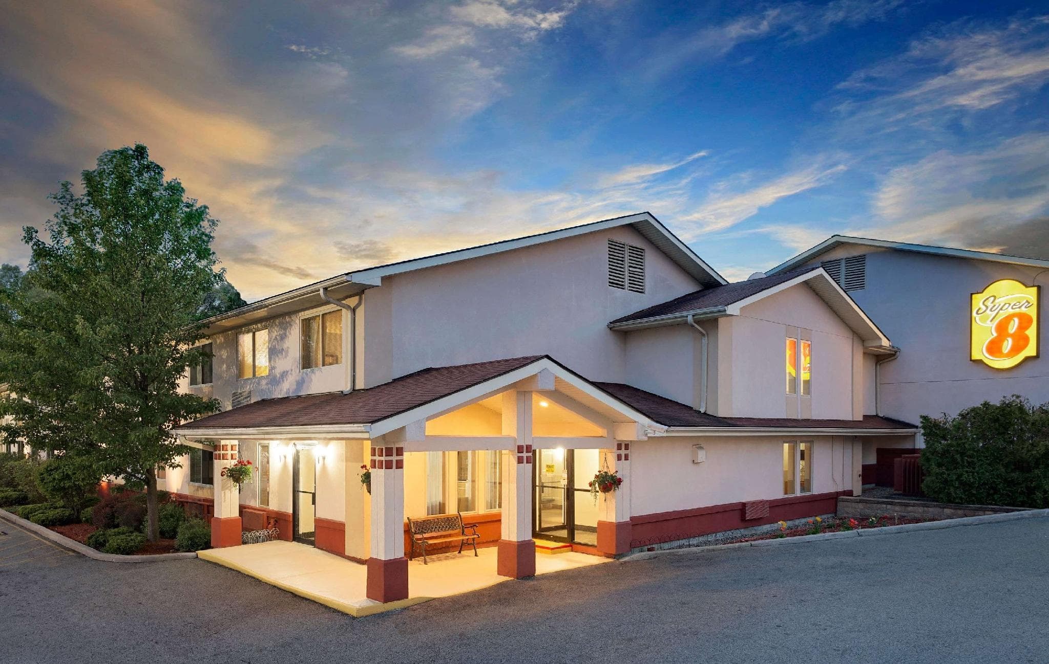 Super 8 By Wyndham Newburgh/West Point Stewart Intl Airport