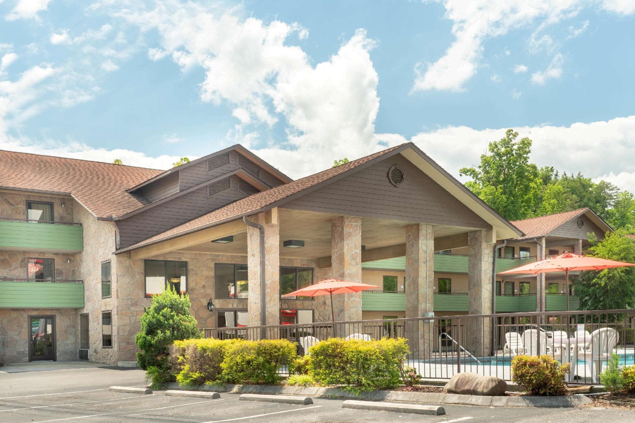Days Inn By Wyndham Pigeon Forge South