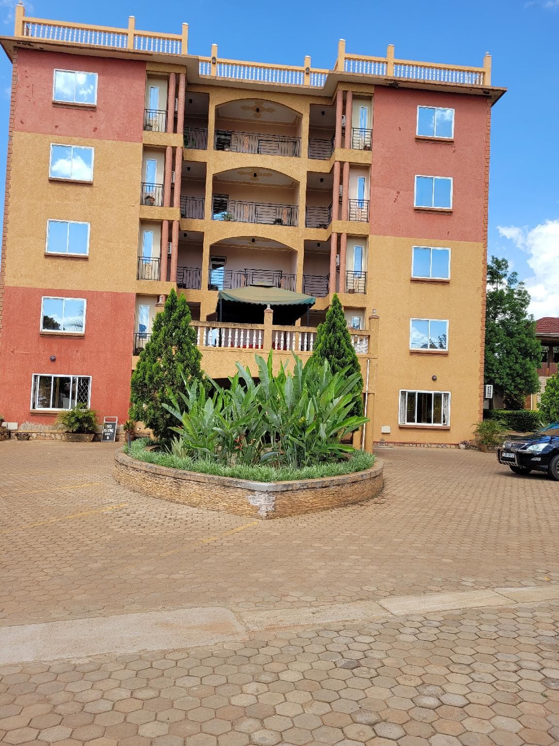 Glory Summit Hotel