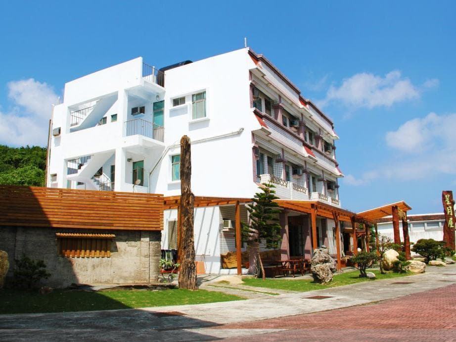 Star-Moon B&B Green Island