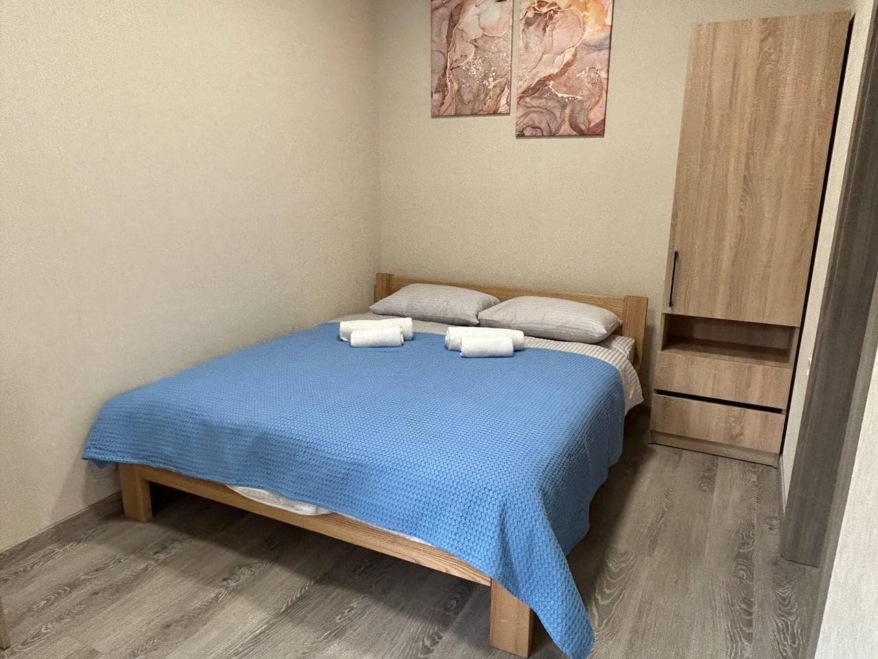 Hostel+H
