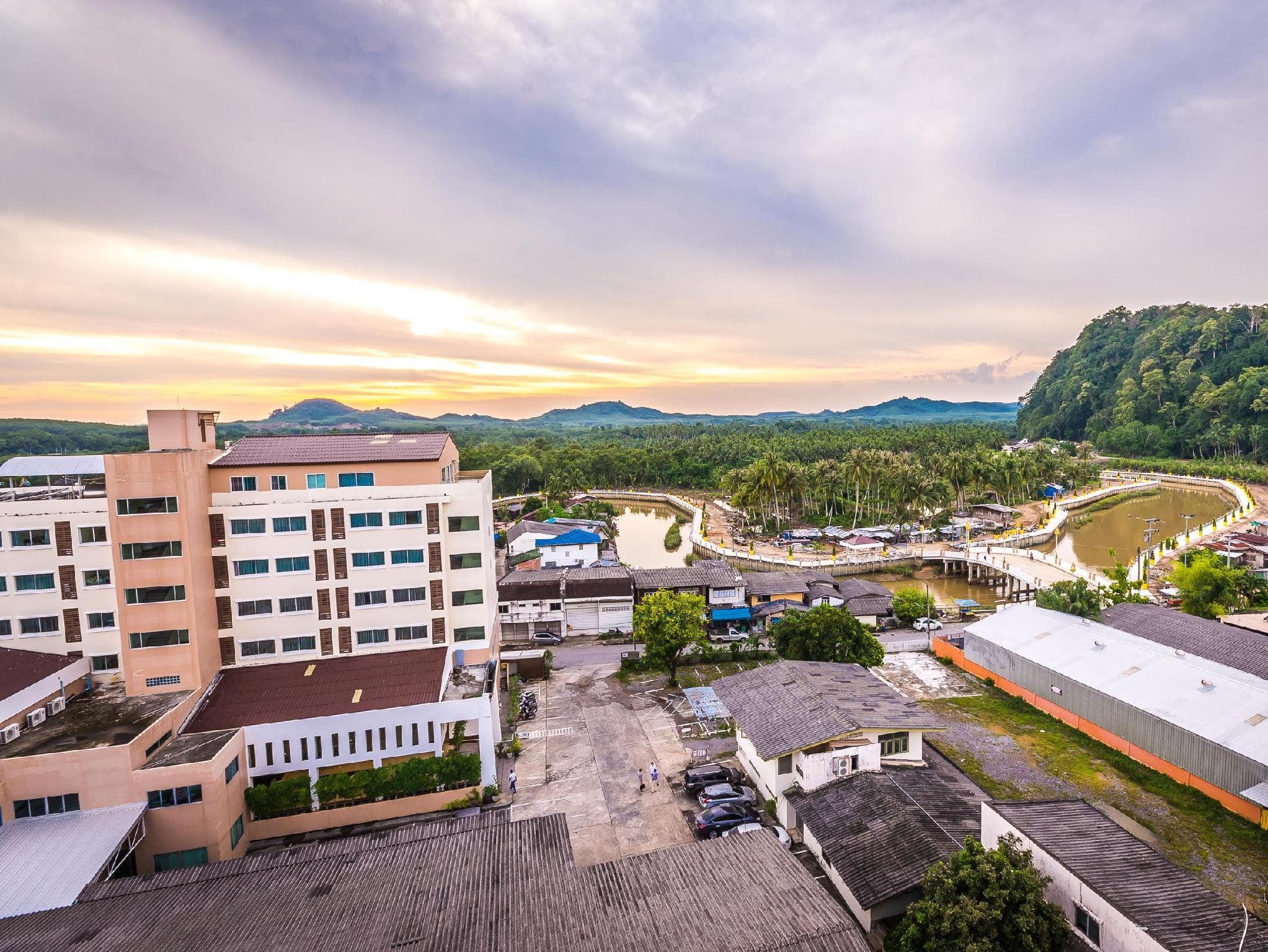 Sinkiat Buri Hotel
