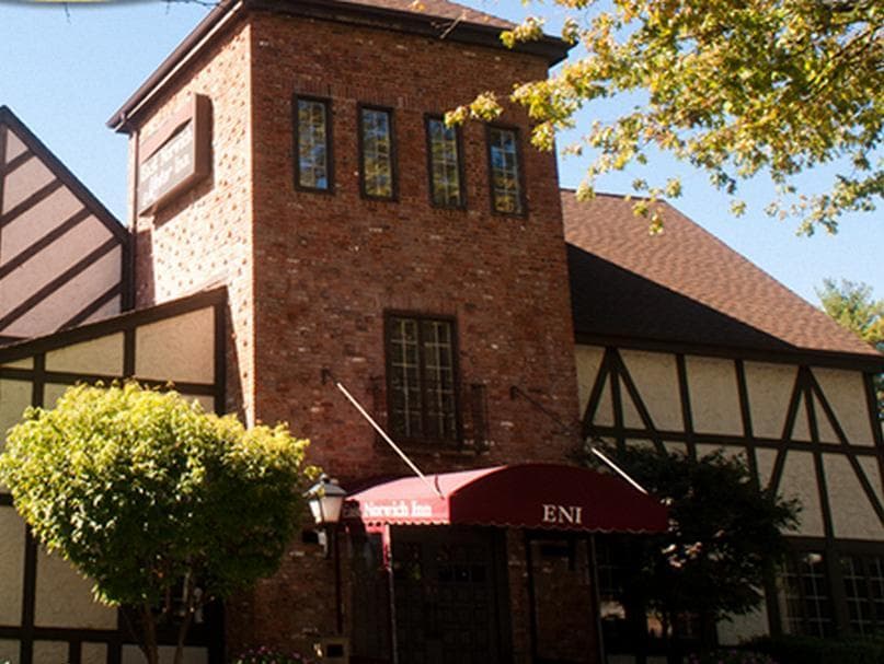East Norwich Inn