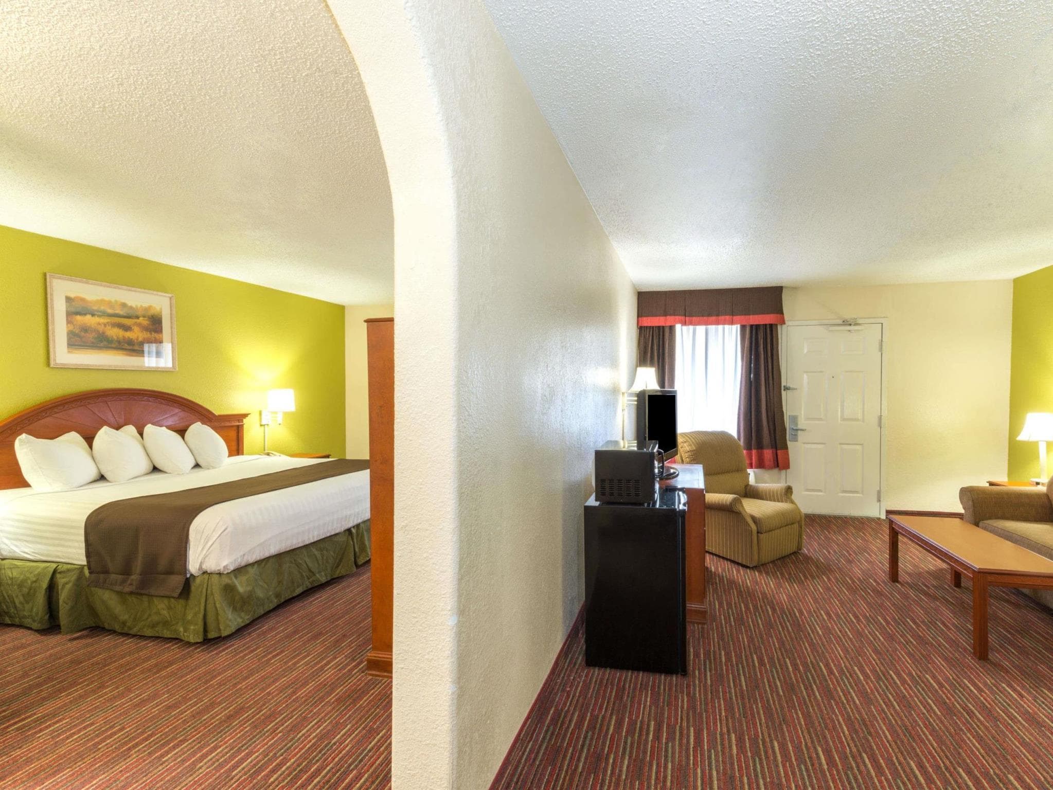Baymont by Wyndham Louisville East